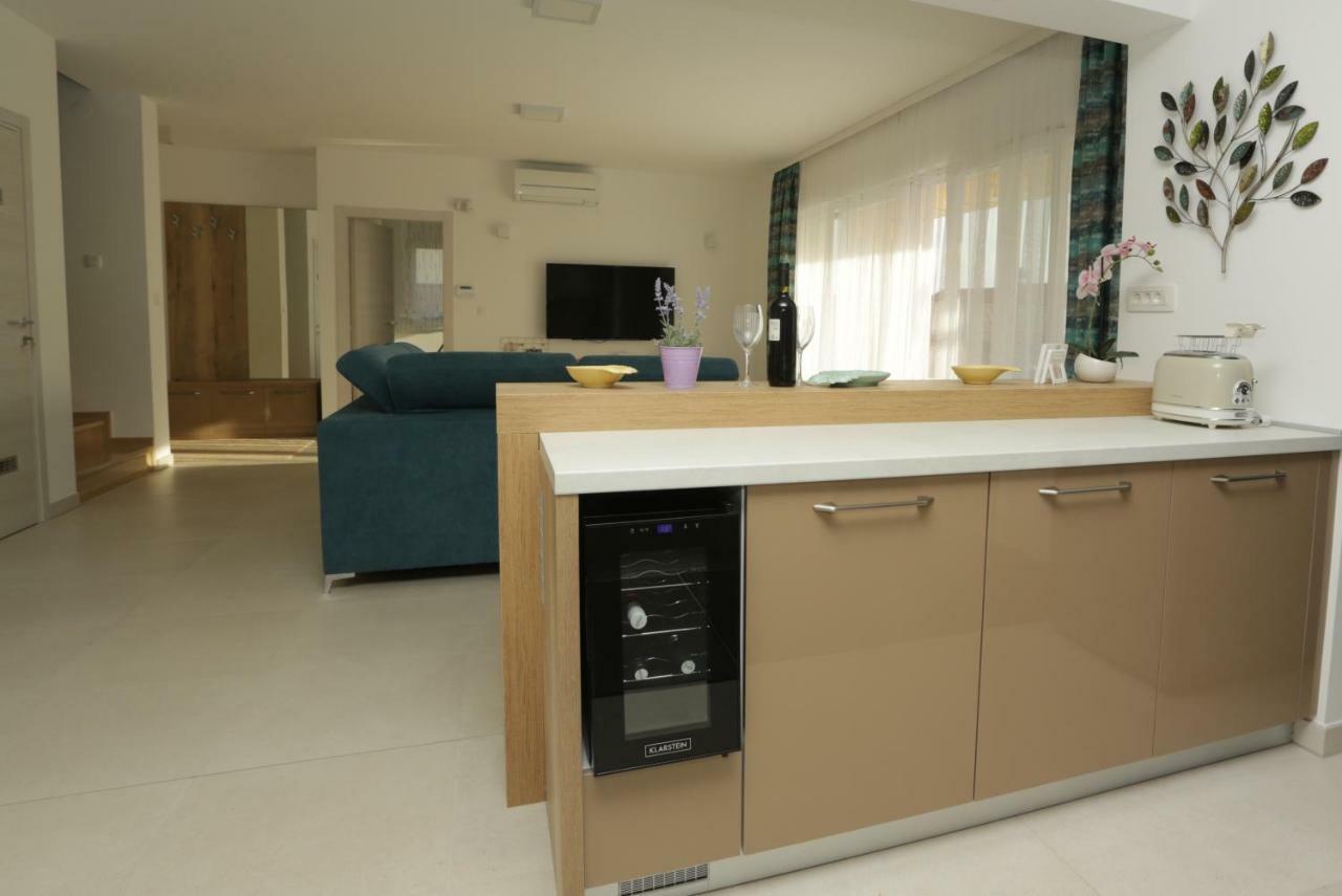 Luxury Villa Lidija Brzac Bagian luar foto