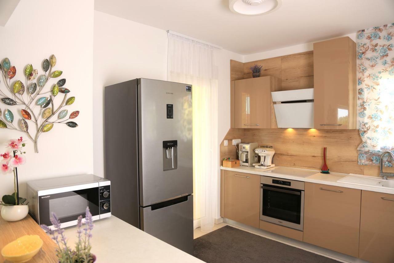 Luxury Villa Lidija Brzac Bagian luar foto